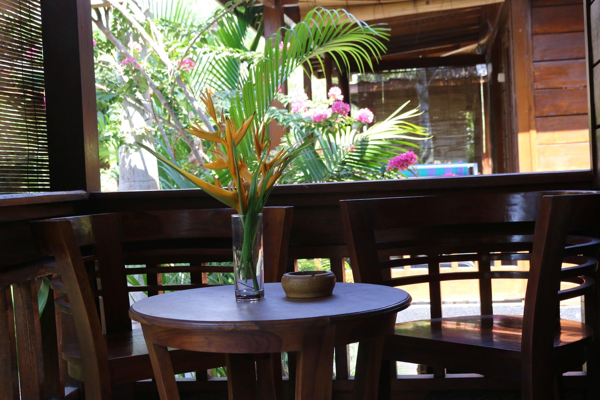 Color Cottage Gili Air Exterior foto